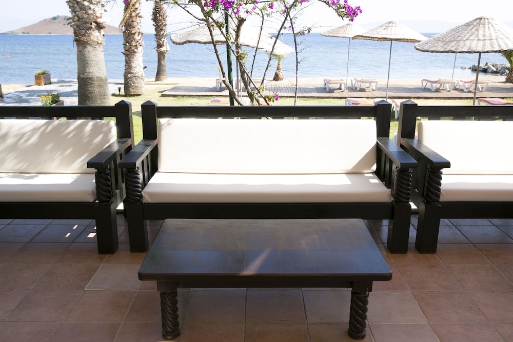 Bodrum Sea Side Beach Club Otel - Image 48