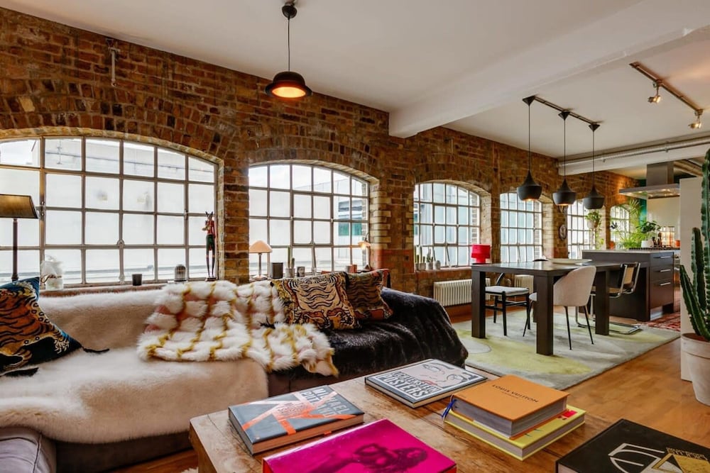 Luxury Warehouse Loft With Lift Near London Bridge view 5