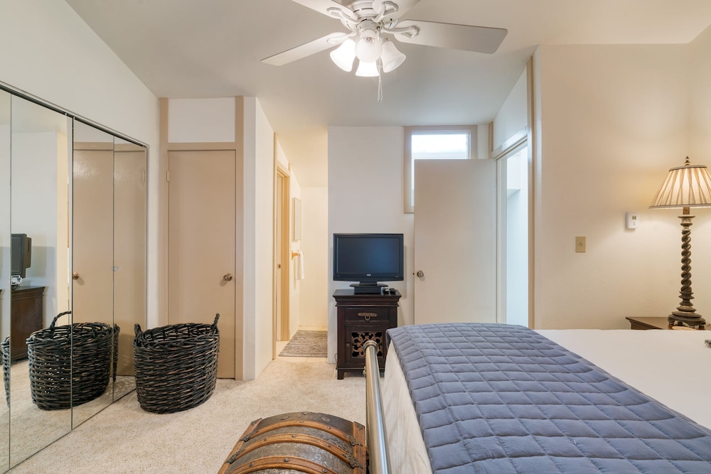 Vail Vista Mountain Retreat w Balcony Views Near Vail Ski Village