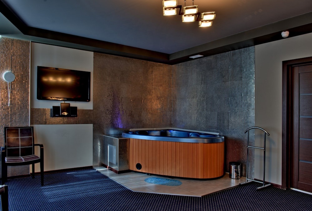 Alex Hotel on Dybenko