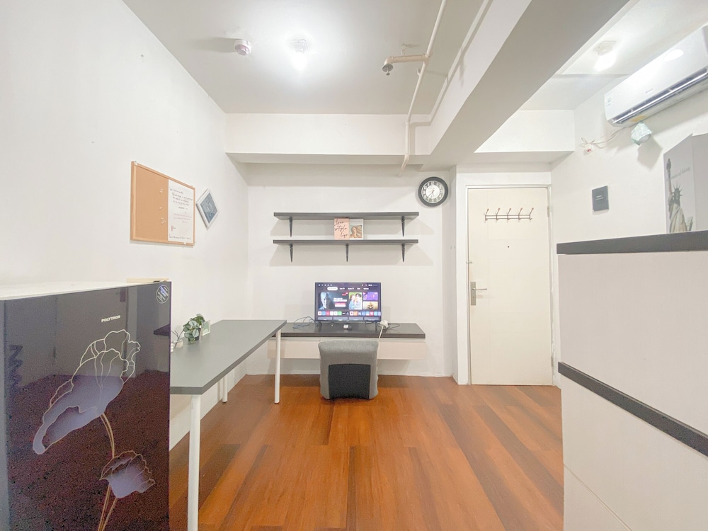 Stategic Studio Apartment at Menteng Square