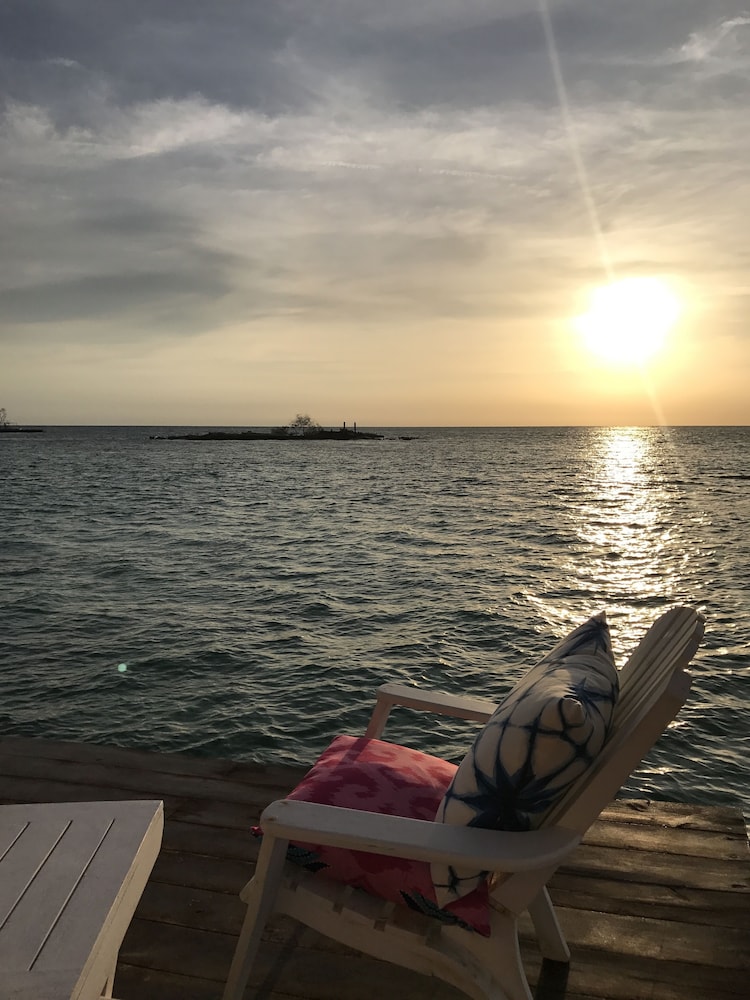 Isla Rosa Boutique by NOMAD GURU