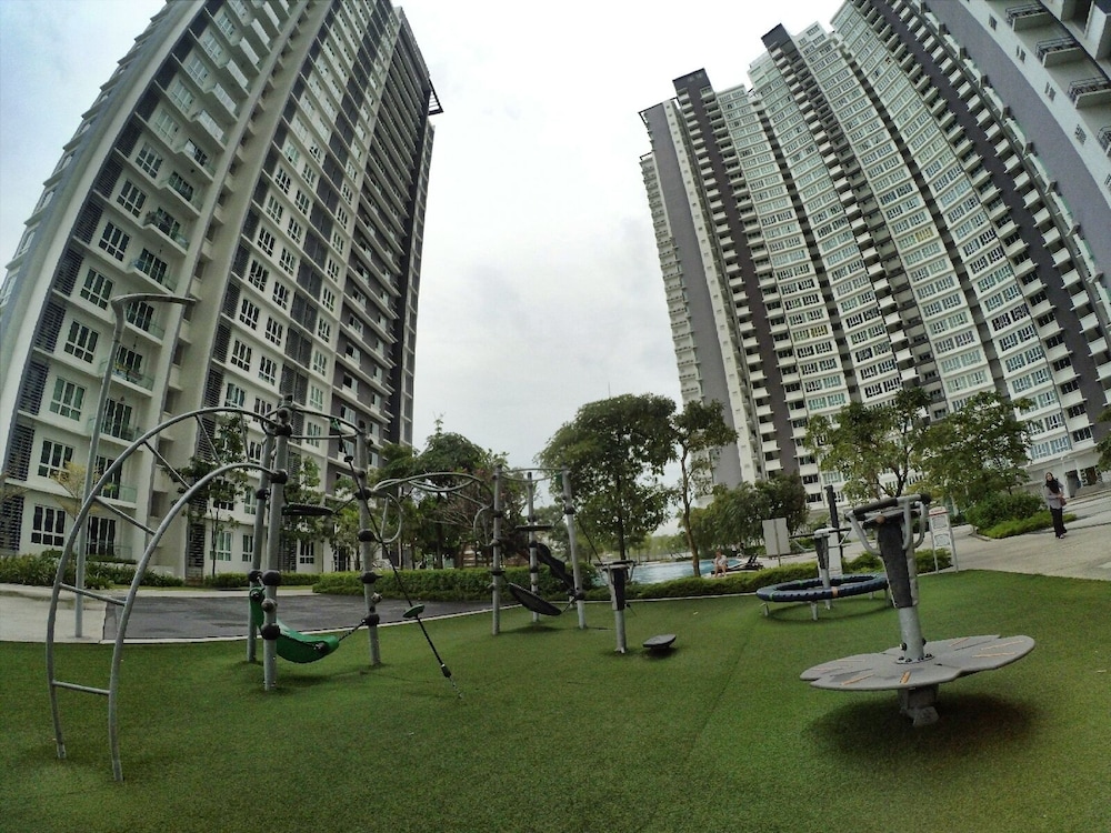 City Living with Panoramic Sea Views at Danga Bay