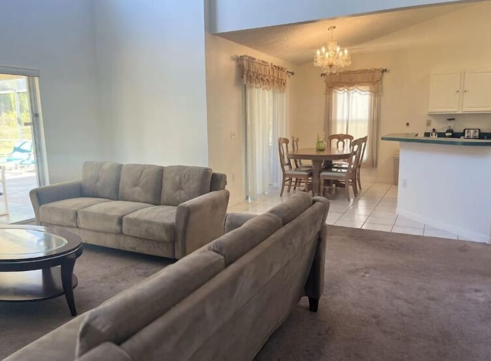 South Facing W/ Private Pool & Spa