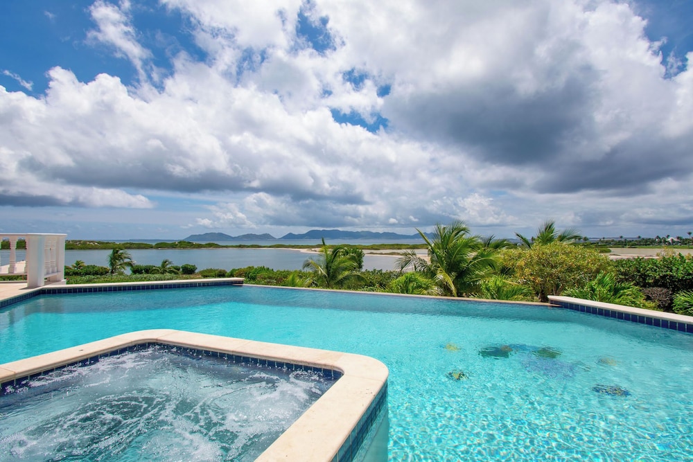 Sheriva Luxury Villas and Suites