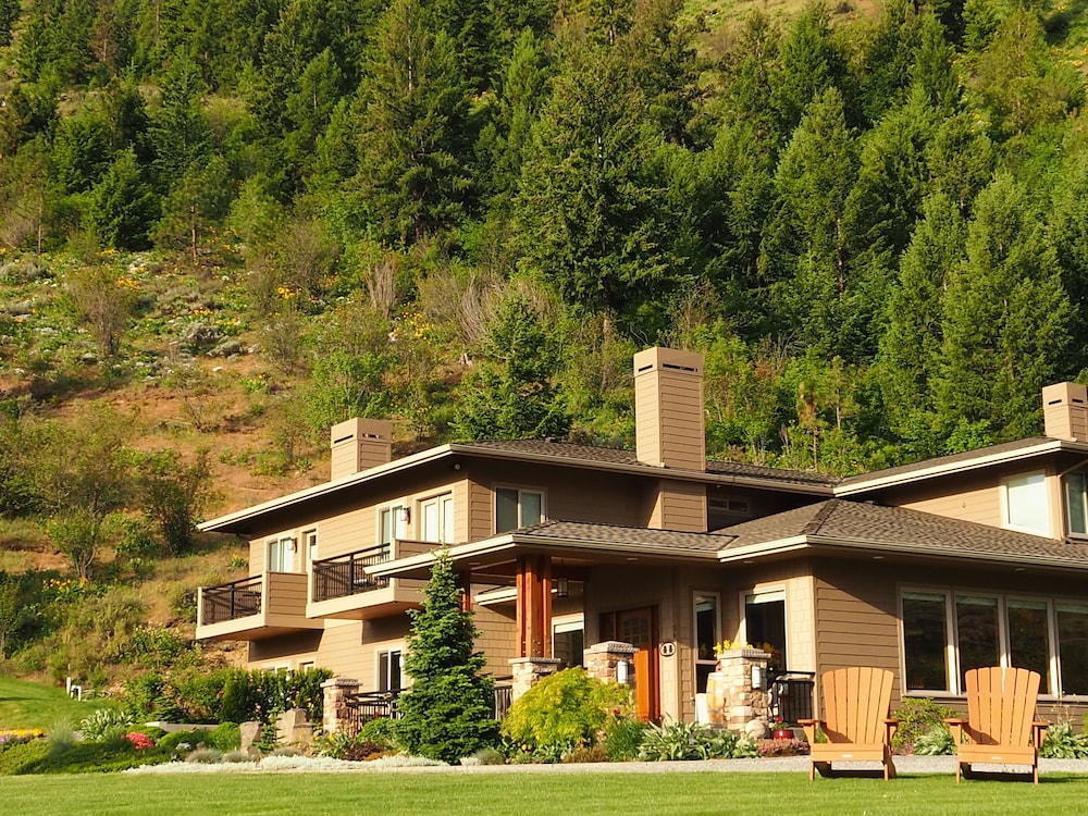 Cascade Valley Inn