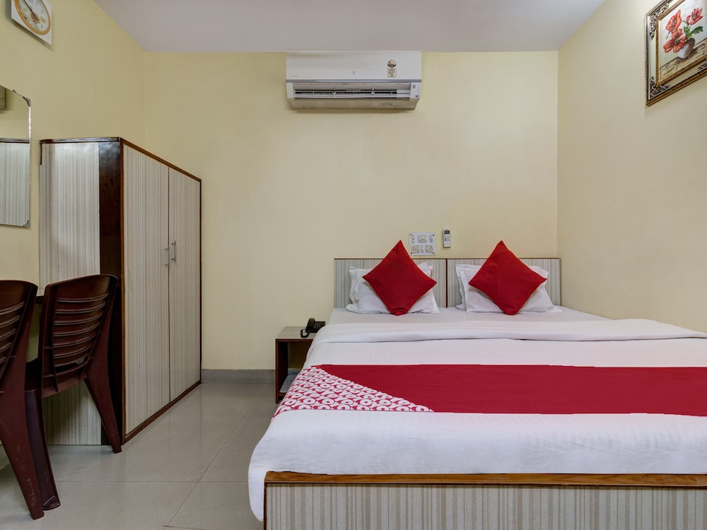 OYO 24888 Hotel Sham Palace