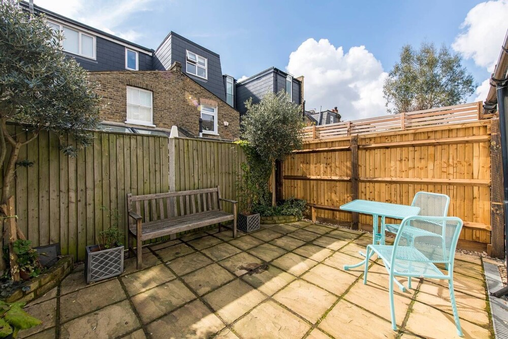 outdoor bbq area