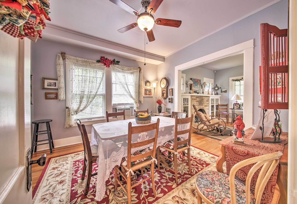Charming Canyon Lake Cottage w/ Pool  BBQ Pit! - Property Image 2