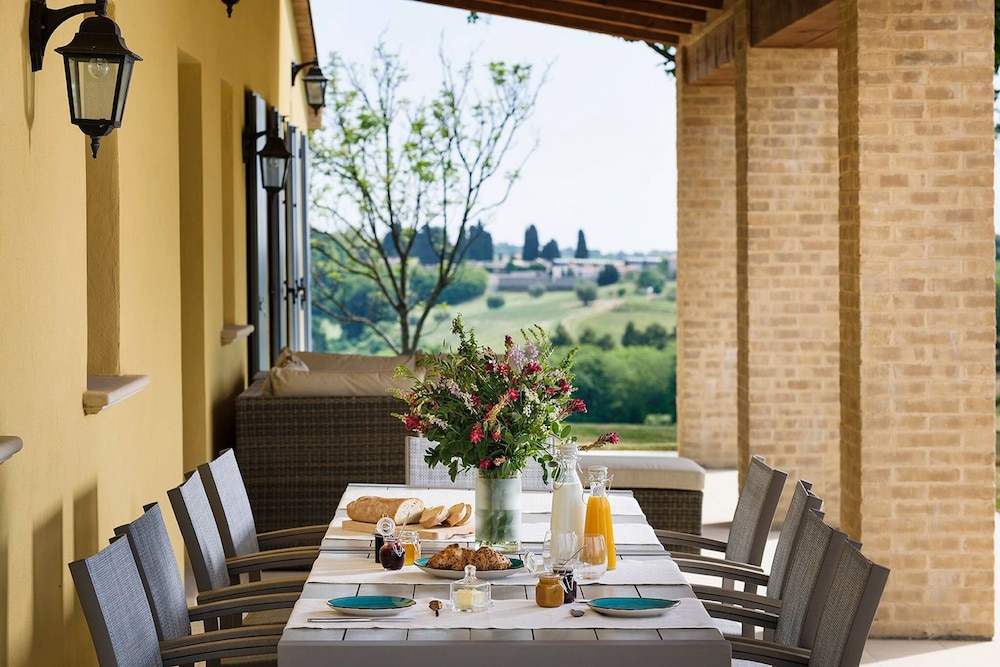 Villa Elettra 12 2 by Marche Holiday Villas