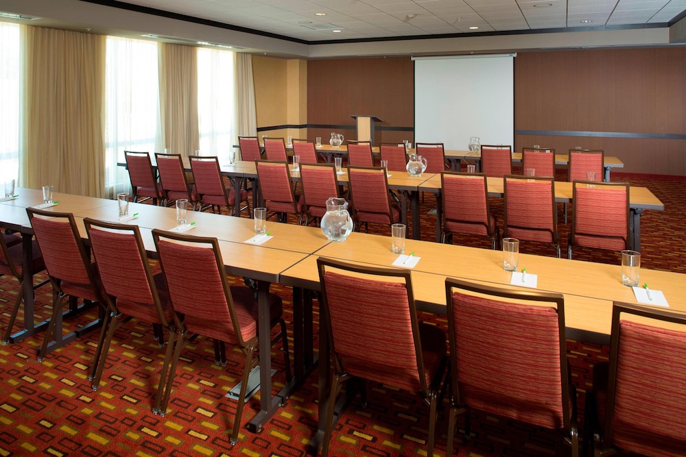 Courtyard by Marriott Dallas Midlothian-Midlothian Conf Ctr - Property Image 12
