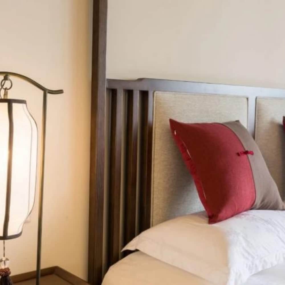 Meet LaVilla House Disney Airport Branch