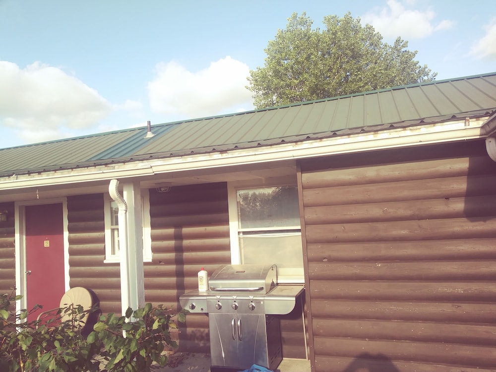 Headwaters Motel