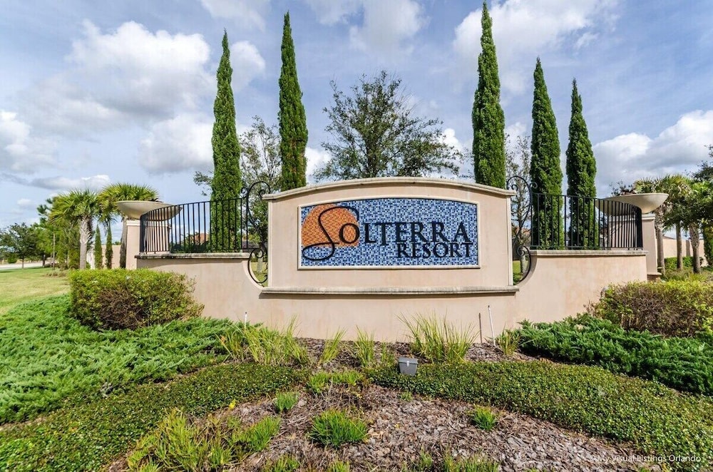 Solterra Swanky