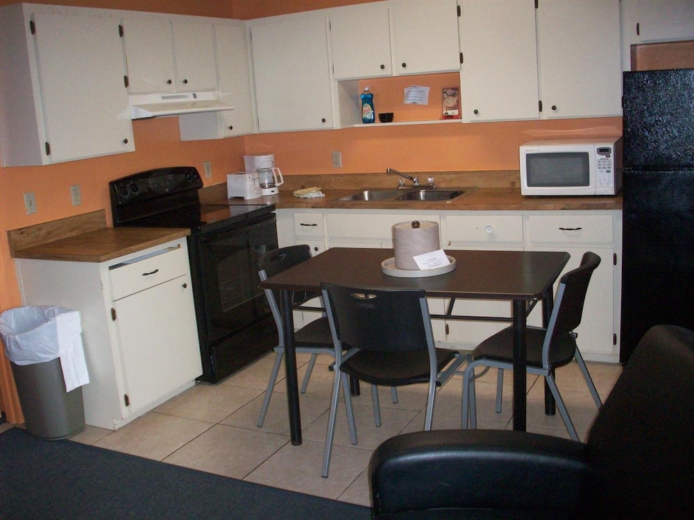 All Suite Motel