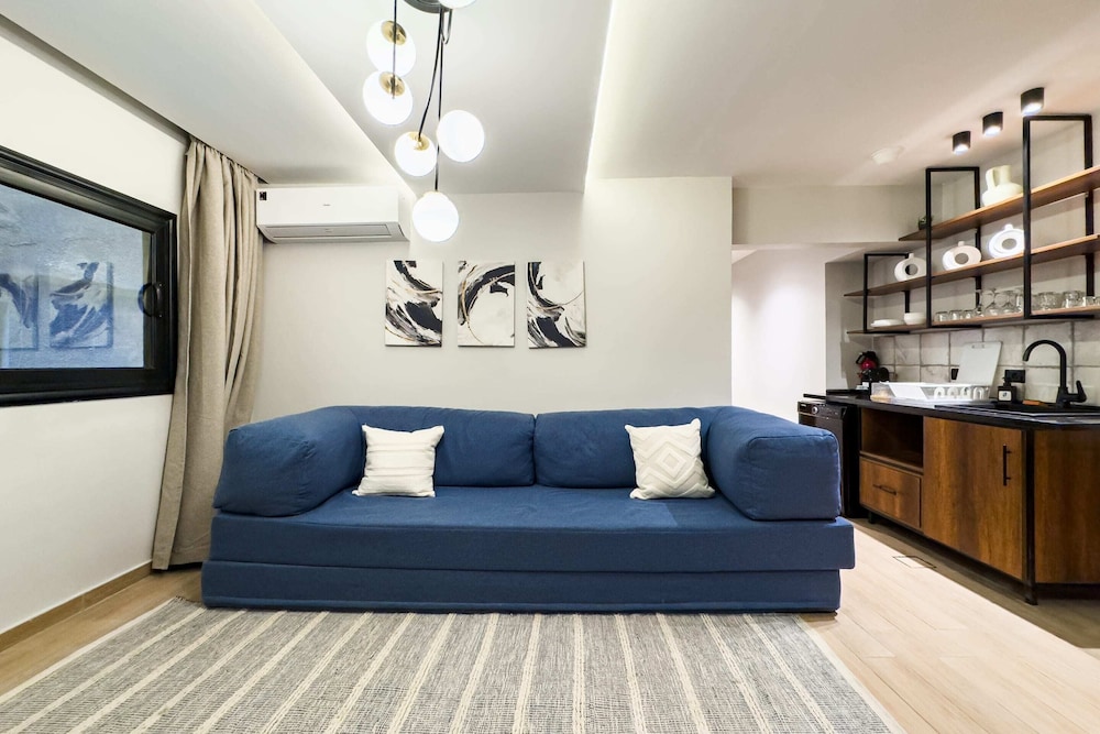 The 2bdr Placid Pod w/ Jacuzzi 5min to CAI Airport
