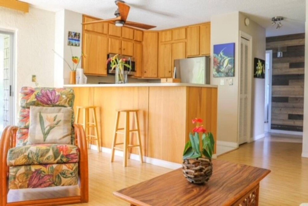 Enjoy the Sunset Ocean Front 1BR Apt-pool On-site