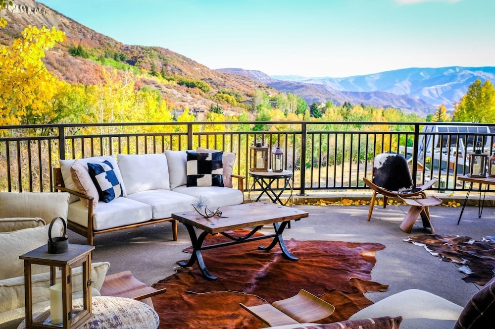 Luxe 2 Bedroom Ski In, Ski Out Residence in Snowmass Base Village