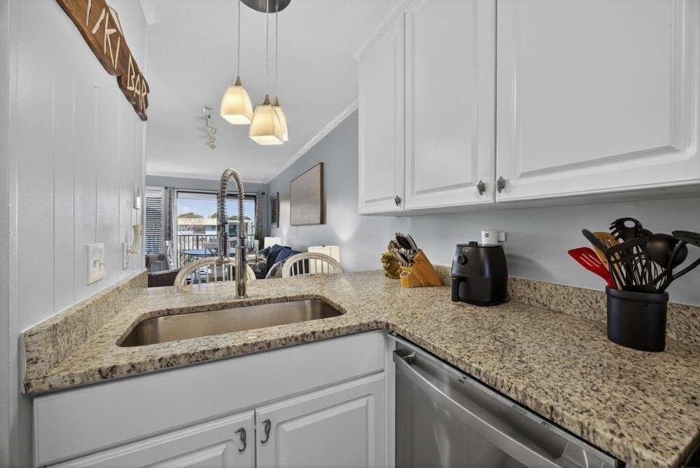 Coco Cabana - Monthly Rates Available! 2 Bedroom Condo