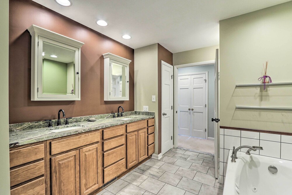 Charles Town Home w/ Private Pool Hot Tub - Property Image 43