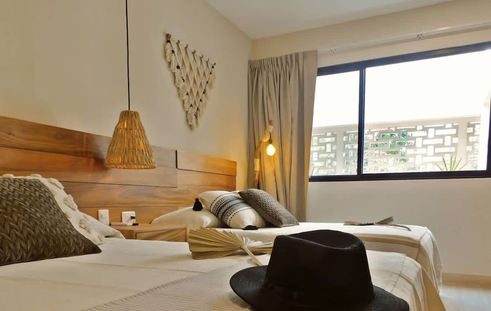2 BR Amazing Pool Top Amenities Wifi 2FL Gym