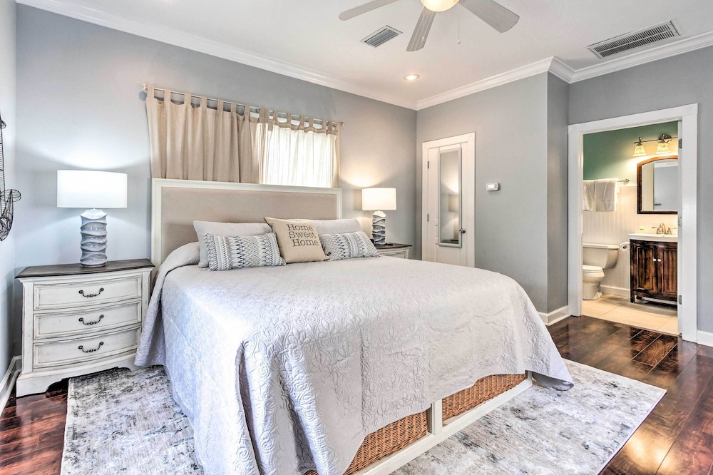 Grand Destin Getaway - Walk a Block to the Beach!