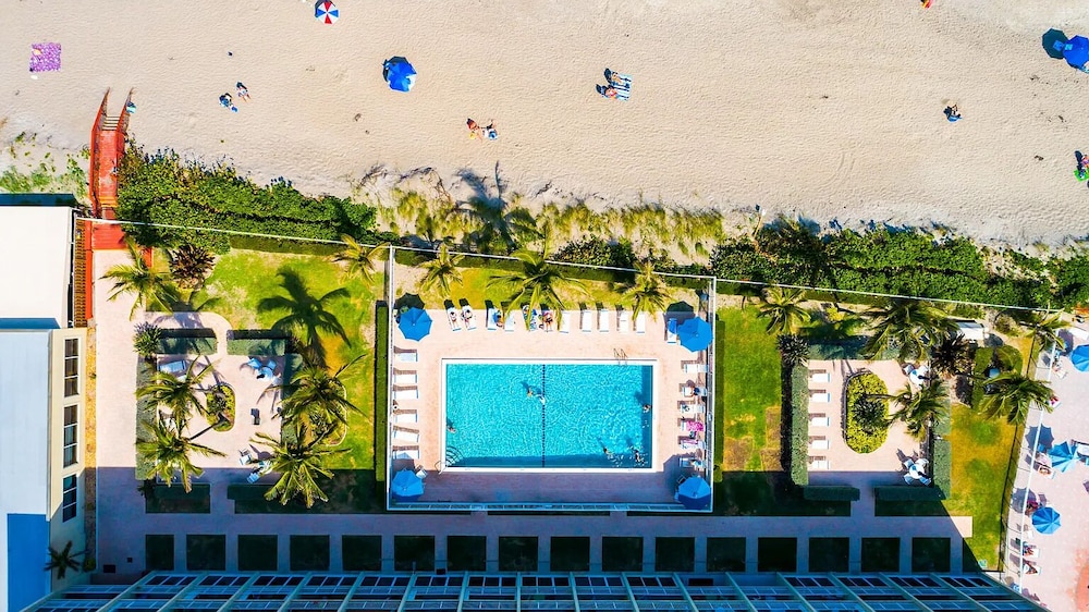 404 On Hutchinson Island