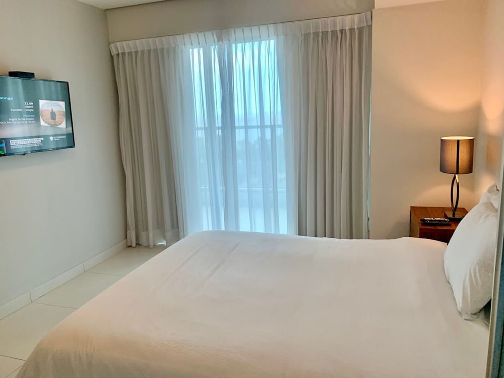 Silver View Park I 2 Bedroom Apt in Costa del Este