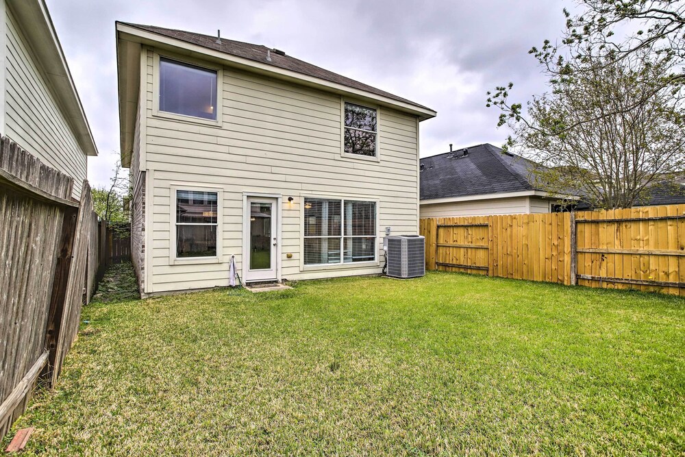 Spacious Houston Getaway < 18 Mi to Downtown! view 2
