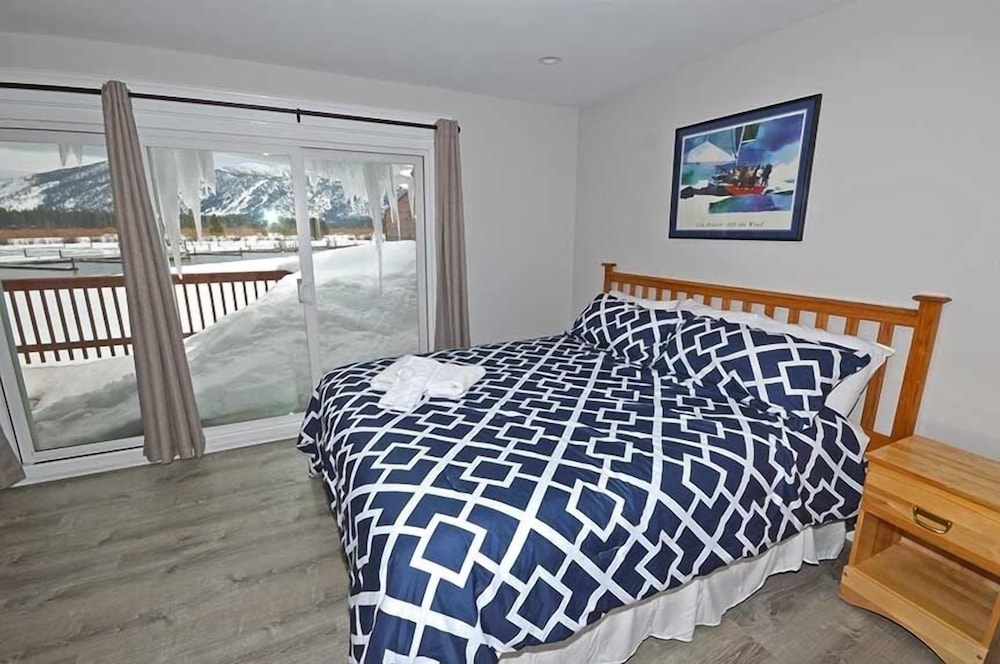 405 Ala Wai Blvd, 180 3 Bedroom Condo by RedAwning