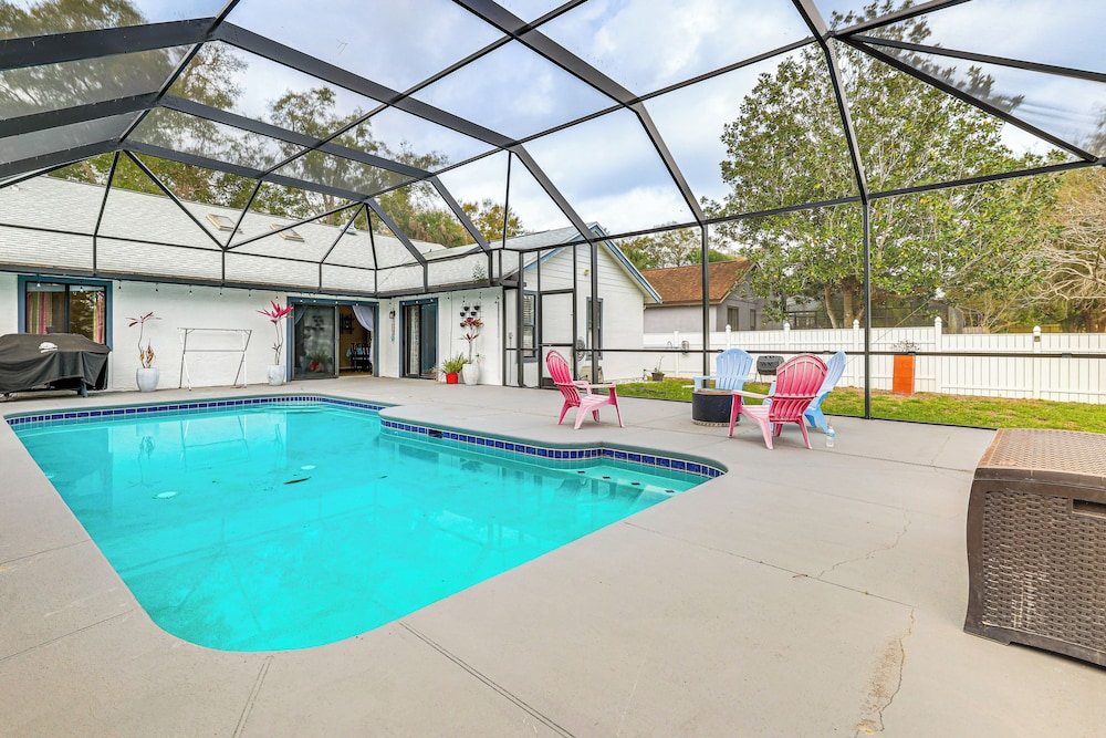 Swim, Golf & Relax: Lovely Home in Lake Mary