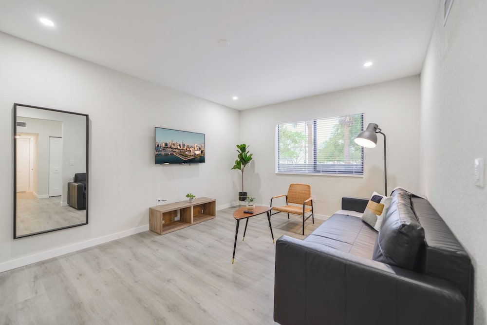 Studio on Calle Ocho Little Havana — Miami