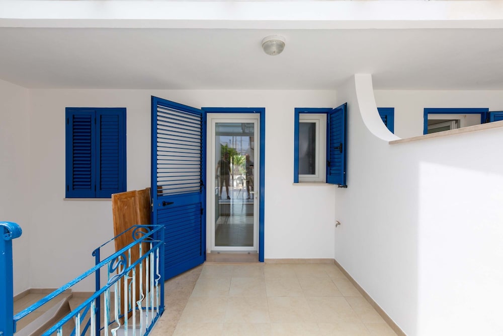 2460 Trilo Damiani by Barbarhouse view 5