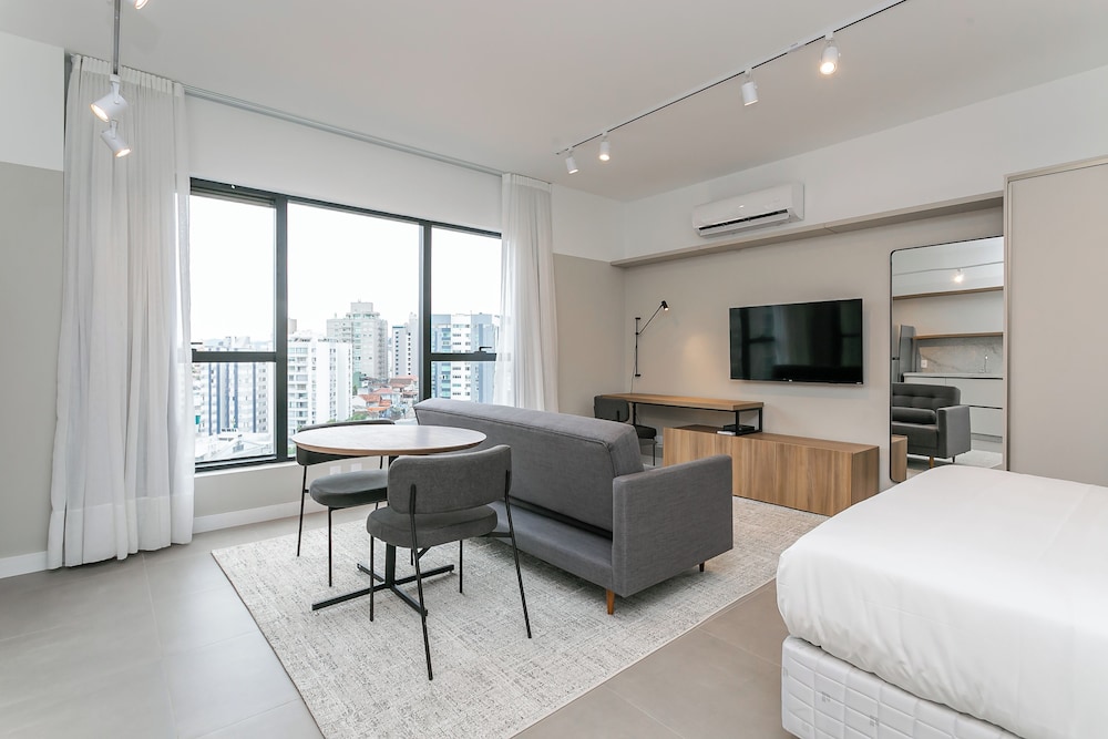 Studios Tower by Viva - Prédio com piscina e estacionamento no centro de Floripa