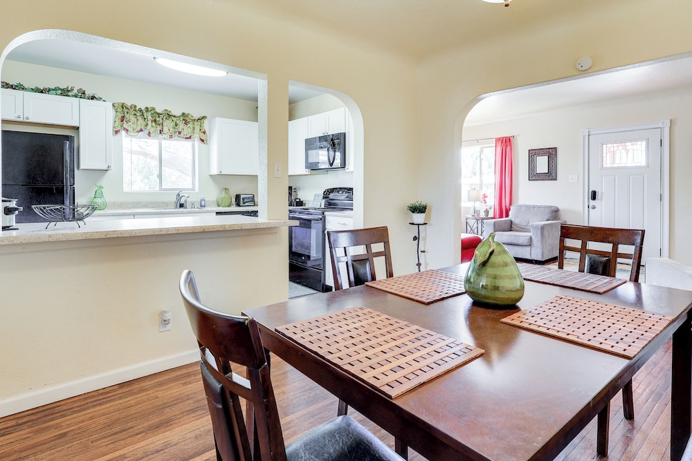 Las Cruces Home w/ Fenced Yard: Recently Remodeled