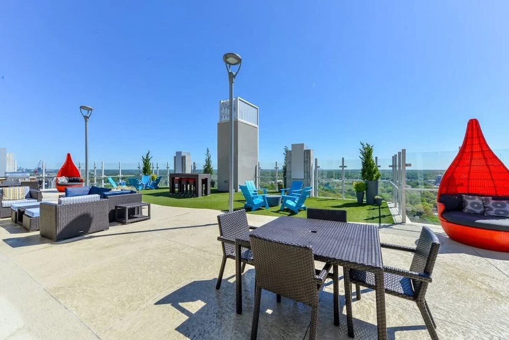 Midtown Luxepad 1b1b Rooftop Lounge Pool Gym Xbox