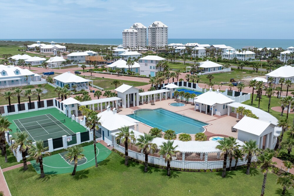 Sea Breeze Cottage - Private Home At The Shores 3 Bedroom Home