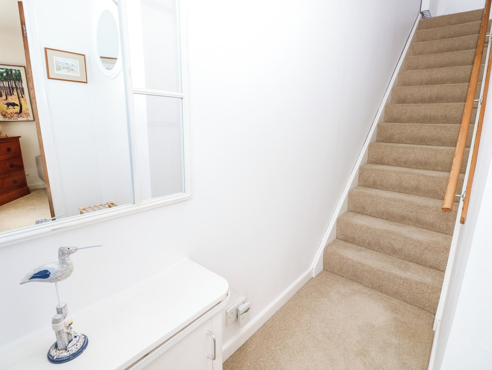 1 Westwood Close