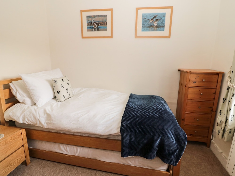 Curlew Cottage, 2 Fenkle Street