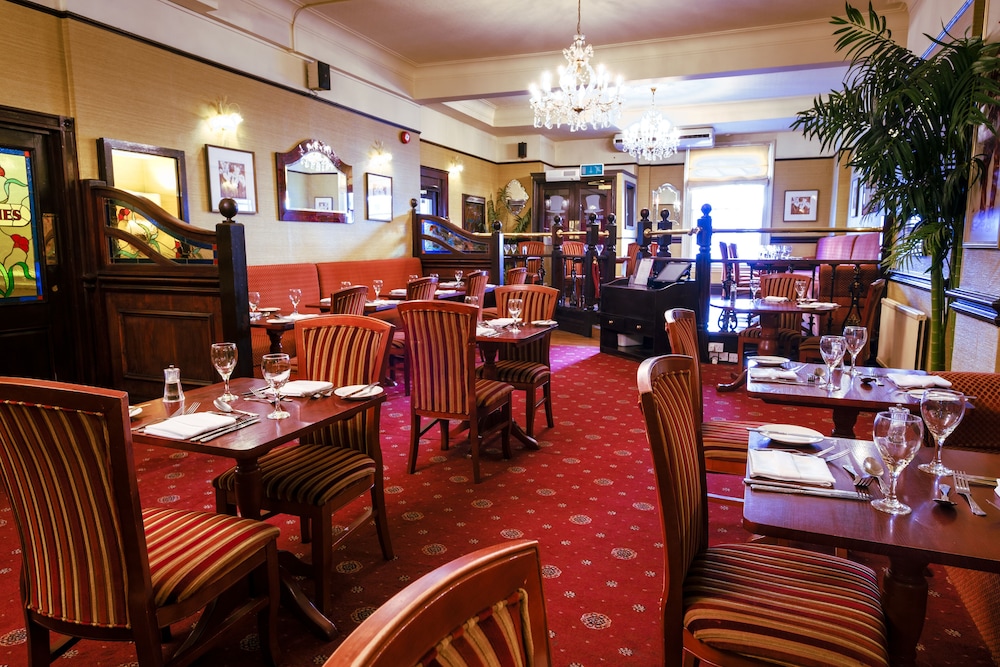 Royal Hotel 51