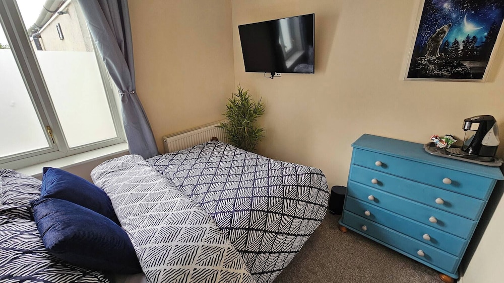 Charming 3-bedroom Home in Doncaster, Perfect for Family, Friends & Contractors