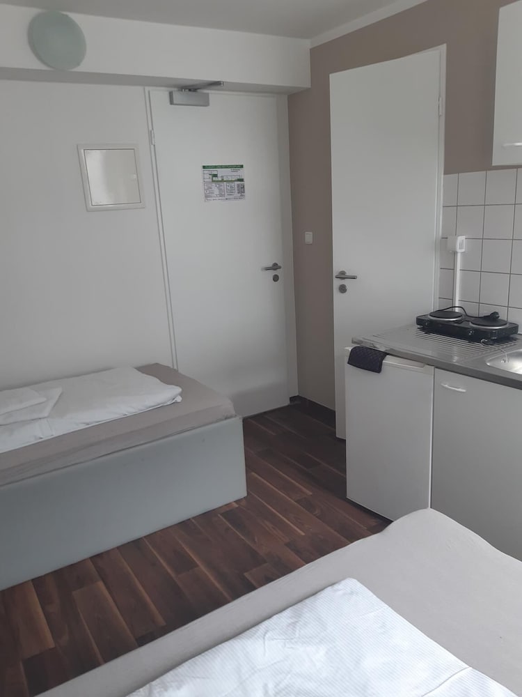 2-Rent Group Hostel Apartments SEN14