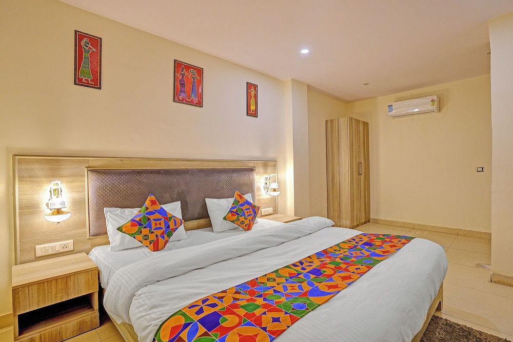 Fabhotel Orchid White Inn