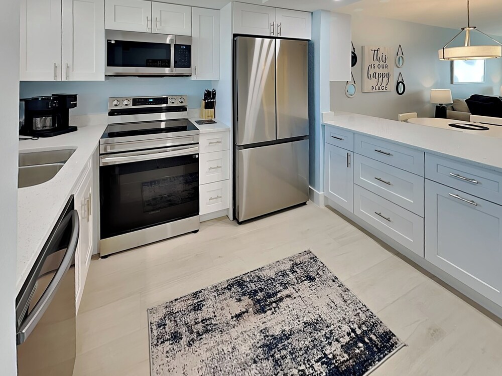 Seaside 4 by Distinctive Beach Rentals