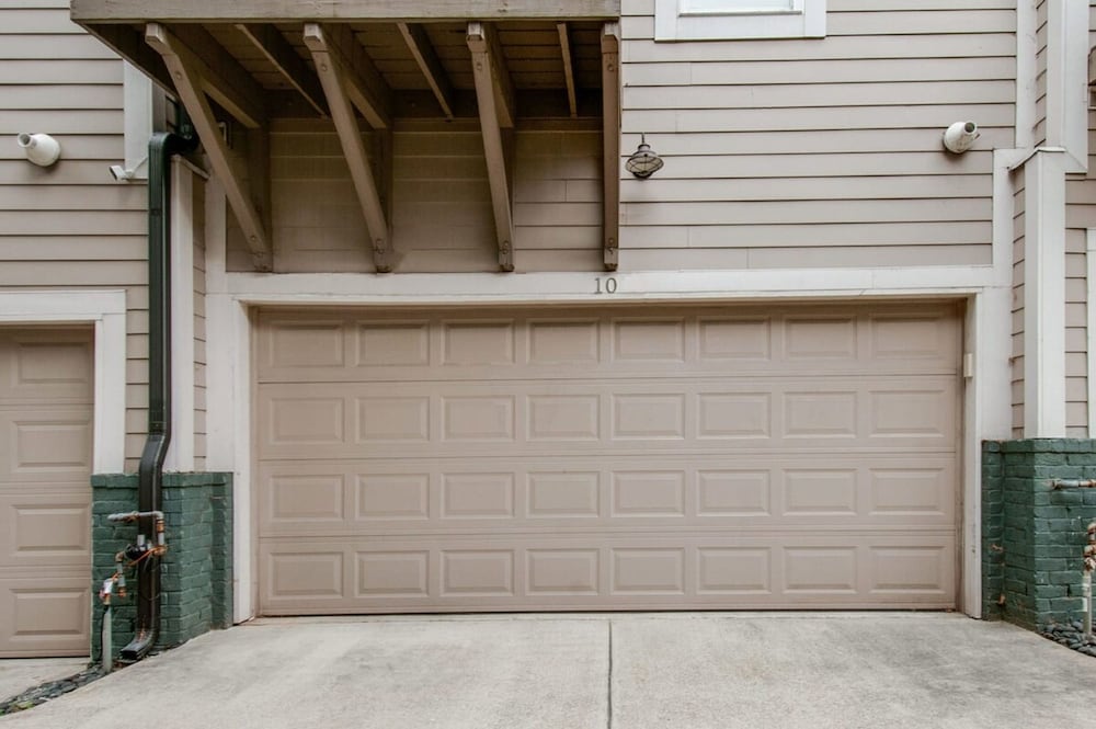Close to the Gulch - Book Today