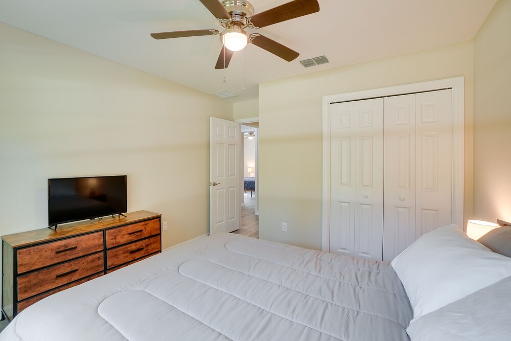 Pet-friendly Home w/ Fenced Yard in Dunnellon