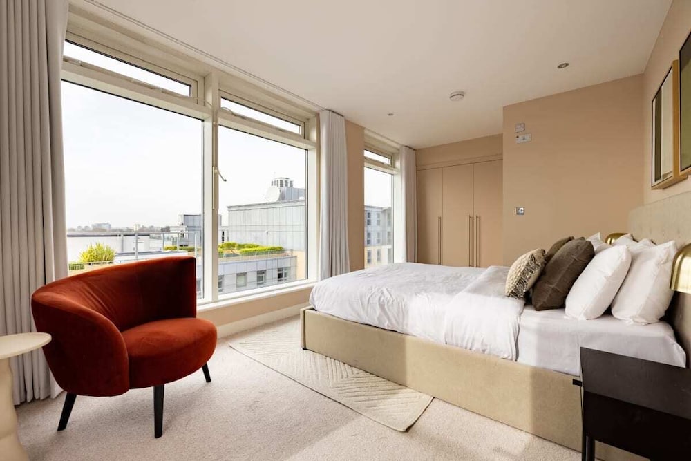 The Riverside Residence - 3bdr Flat With Balcony