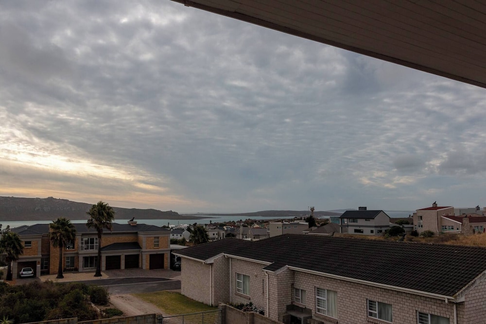 Serene Langebaan Getaway With Garden Views