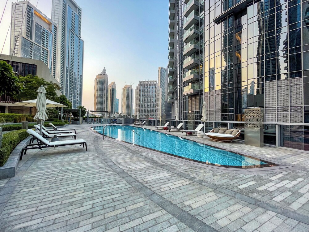 Maison Privee - City Heights Retreat w/ Panoramic Skyline Views