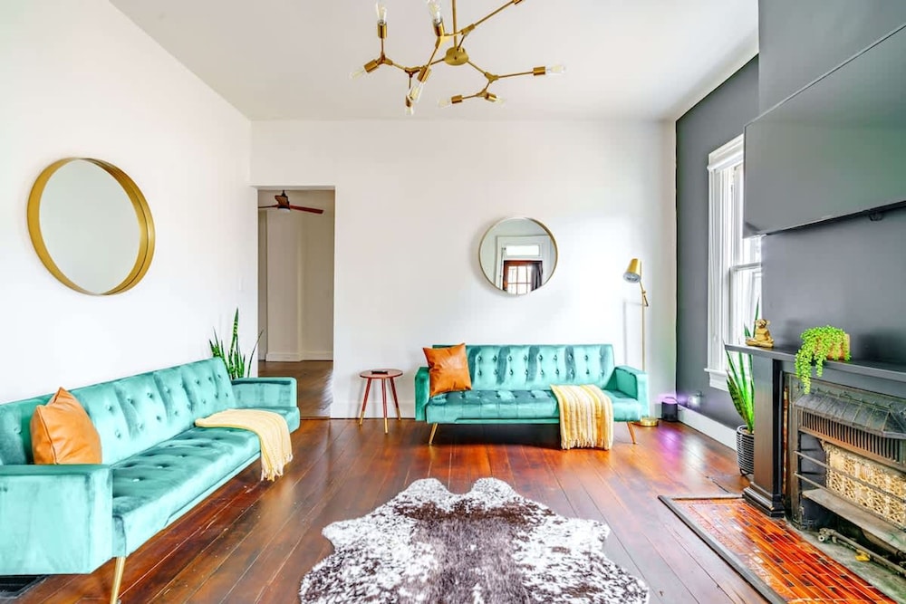 Prime Location Clean Top Rated Free Parking